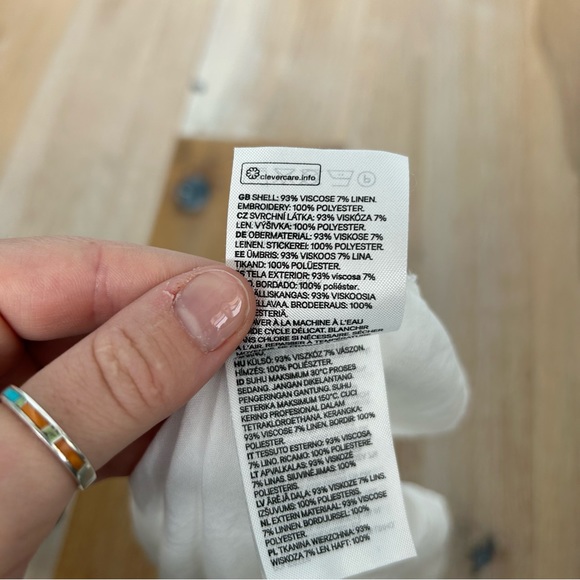 H&M eyelet tank top - Picture 6 of 7